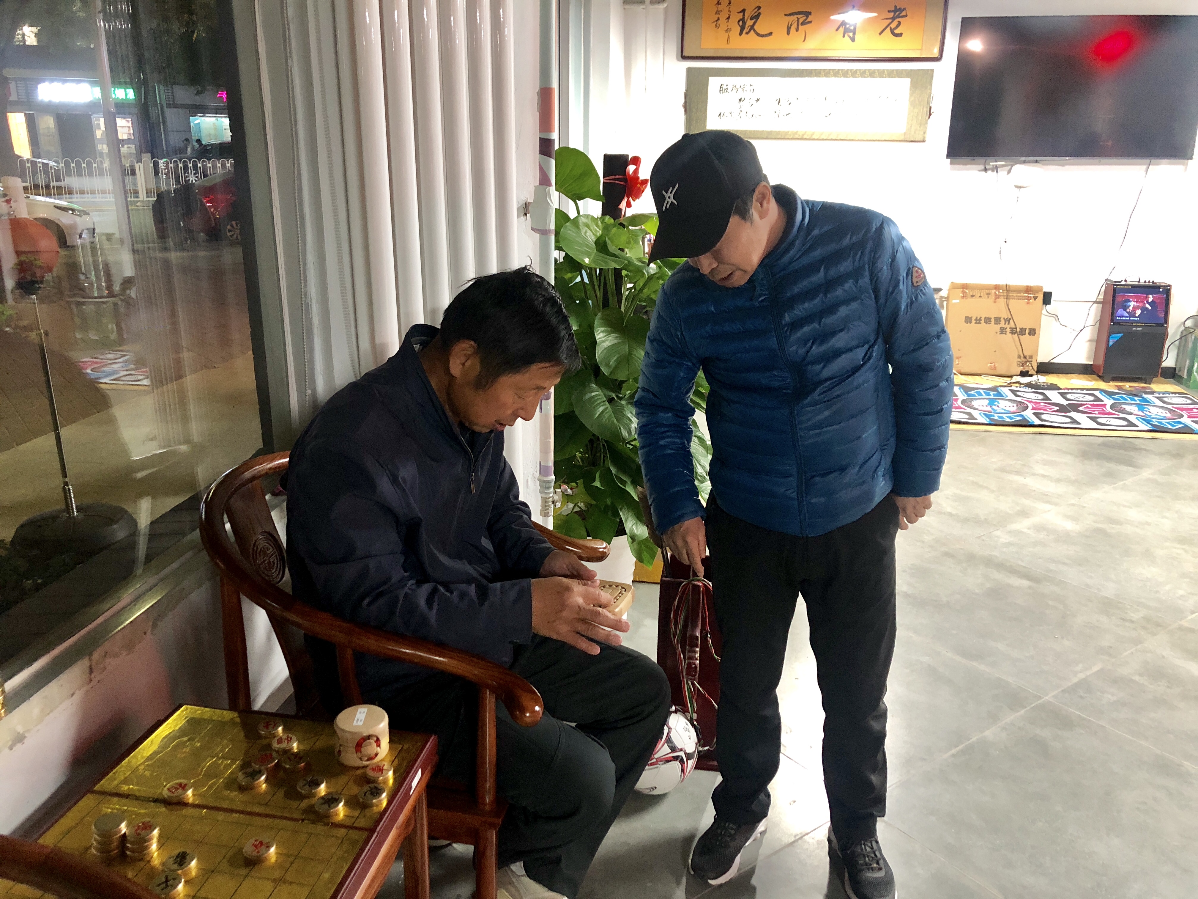 一个人做什么生意好些_老年人玩具店_老年益智玩具