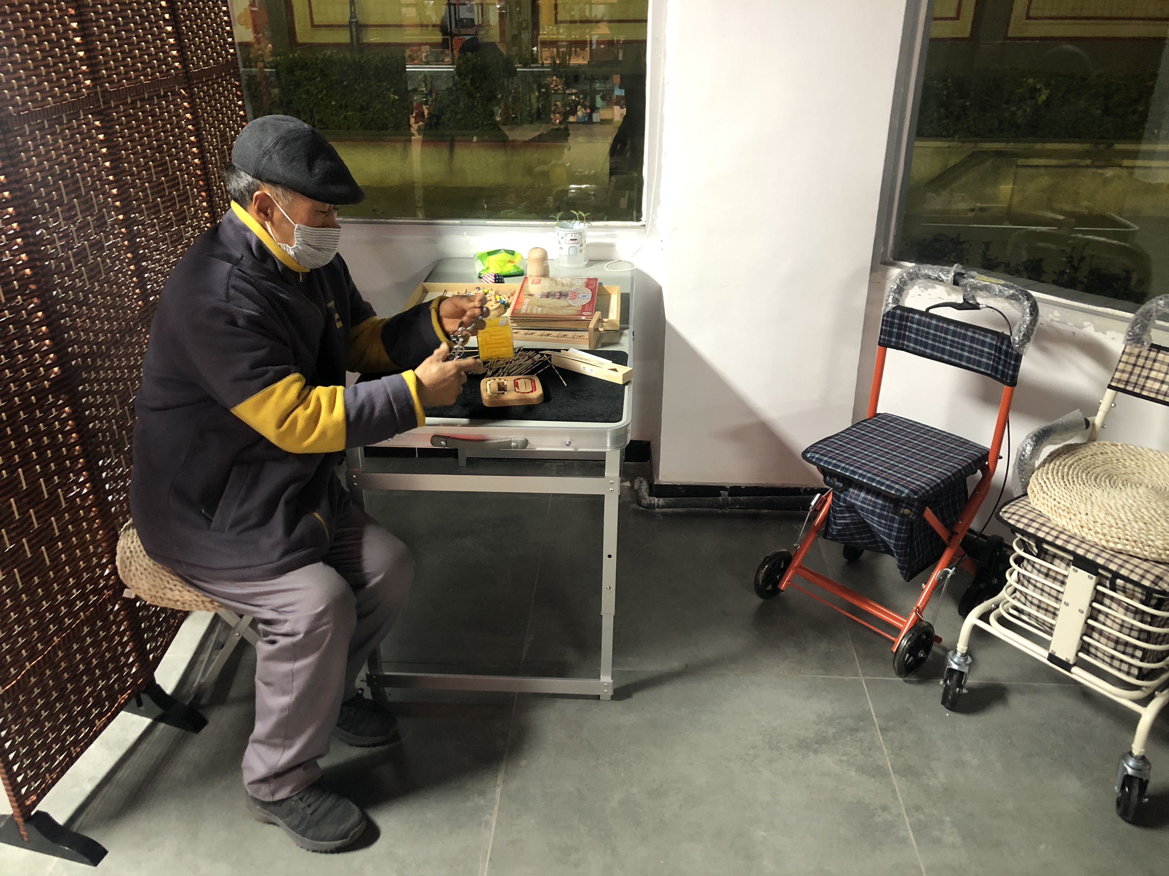 一个人做什么生意好些_老年人玩具店_老年益智玩具