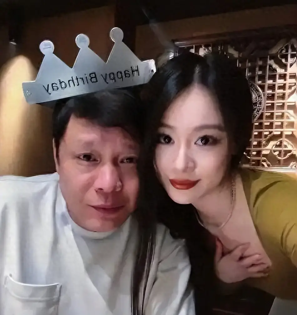 范志毅小女儿100天办洒_范斯晶复旦大学深造_范志毅千金27岁庆生照曝光