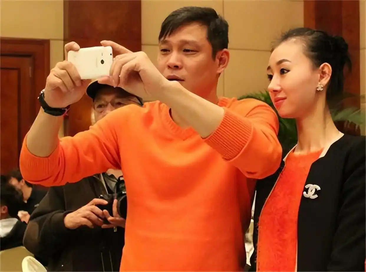 范志毅感情史_范志毅女儿范斯晶_范志毅小女儿100天办洒