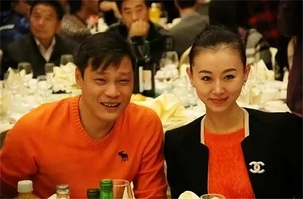 范志毅女儿范斯晶_范志毅小女儿100天办洒_范志毅感情史